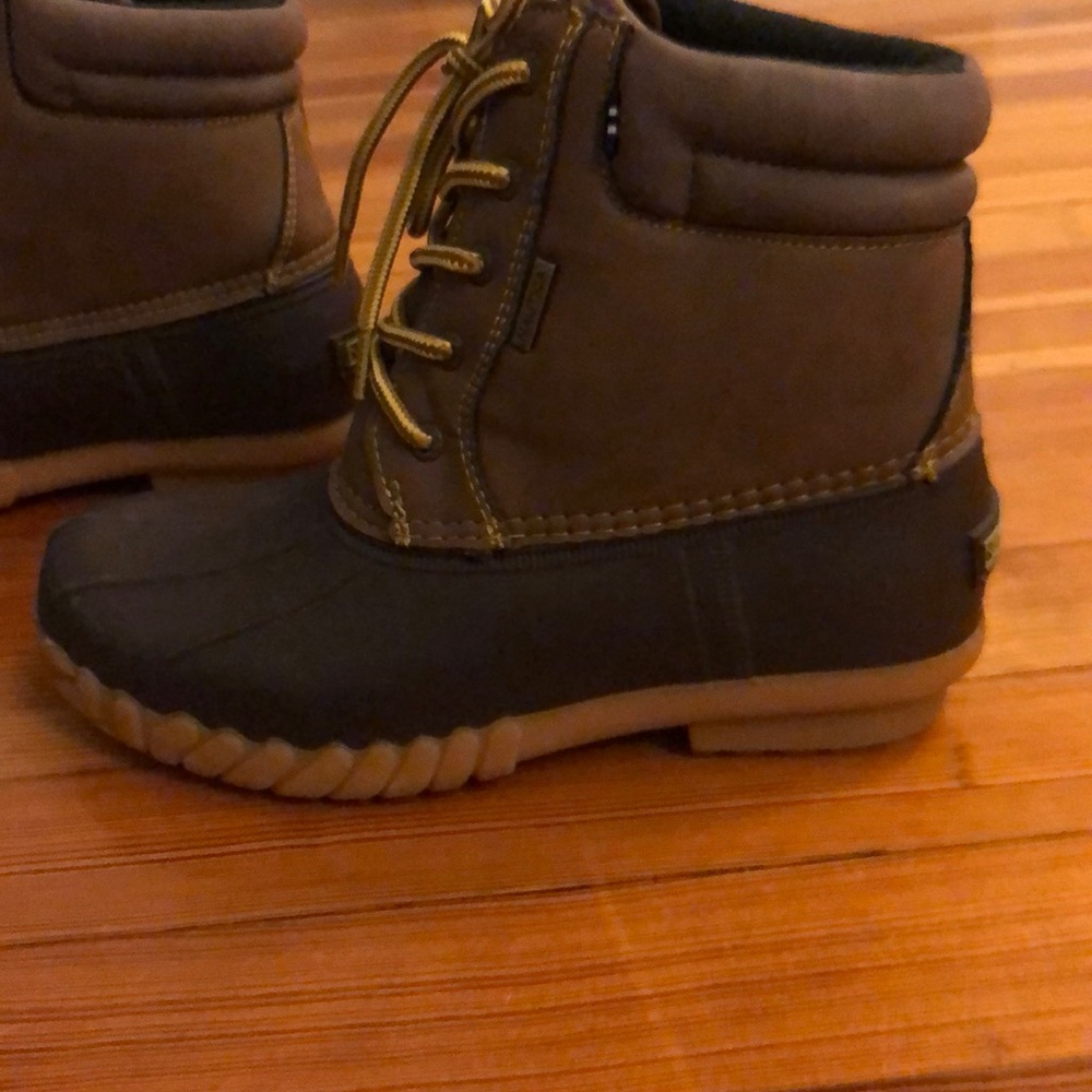 Winter boots NWOT - Picture 2 of 5